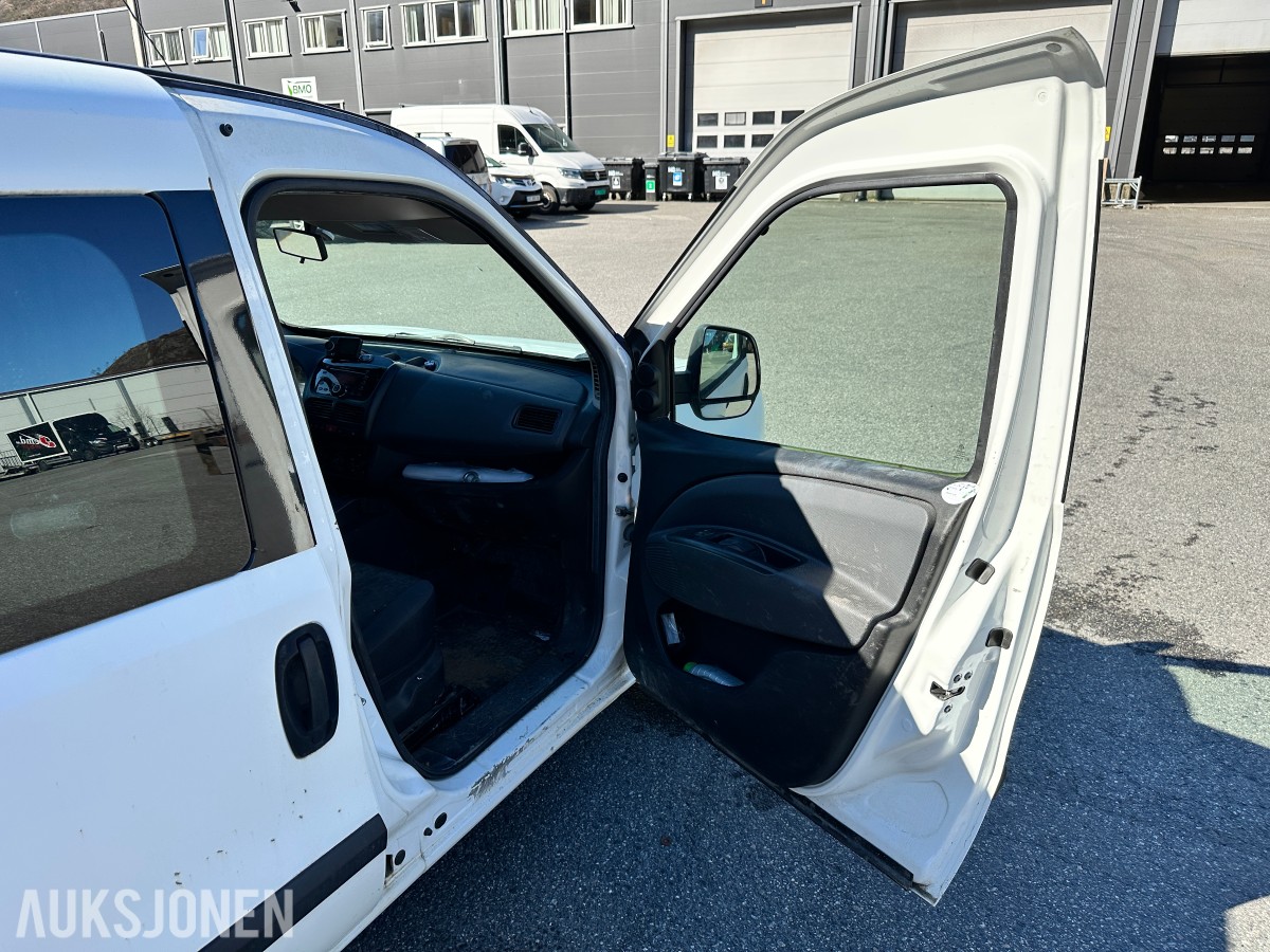 2015 Fiat DOBLO 1.6-90 D Rep.objekt, 83150km