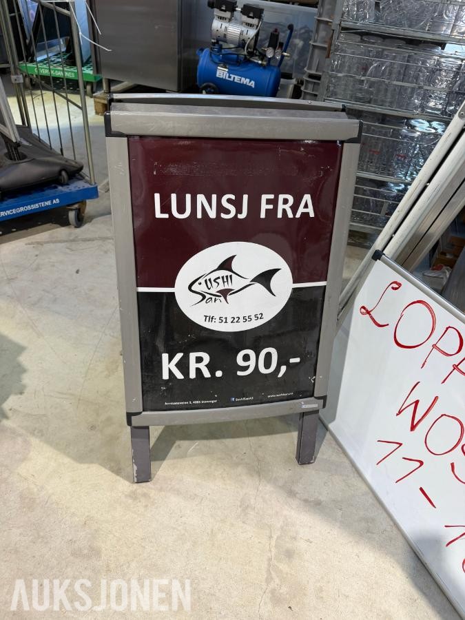 Flere skilt Gatebukk