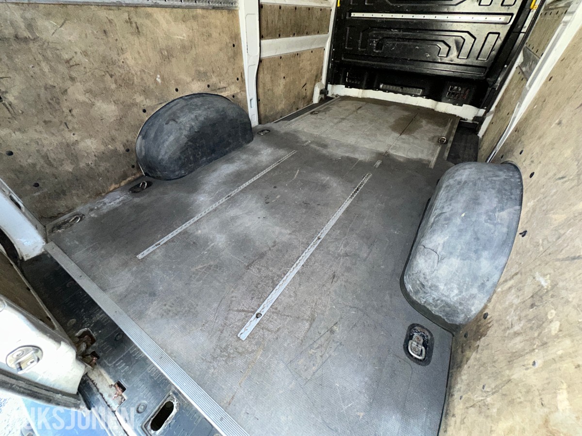 2018 Volkswagen Crafter 35 L3 2,0 TDI 177hk aut Repobjekt, 145300km