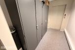 2 Stk. Oppbevaringsskap med kodelås + innhold SELGES UTEN MINSTEPRIS