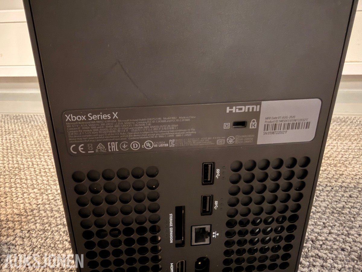 Microsoft Xbox Series X med 2 kontrollere