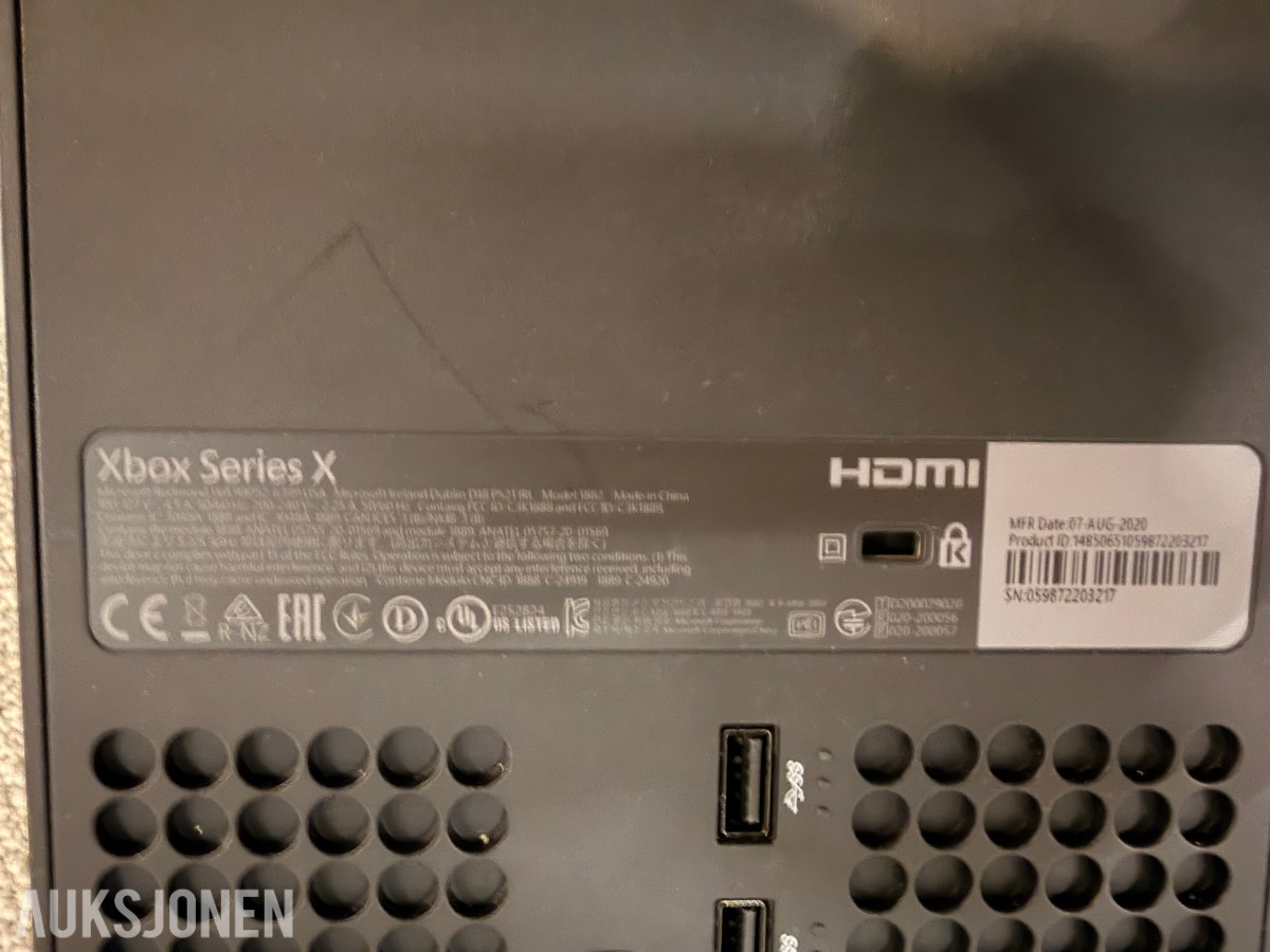 Microsoft Xbox Series X med 2 kontrollere