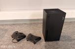 Microsoft Xbox Series X med 2 kontrollere