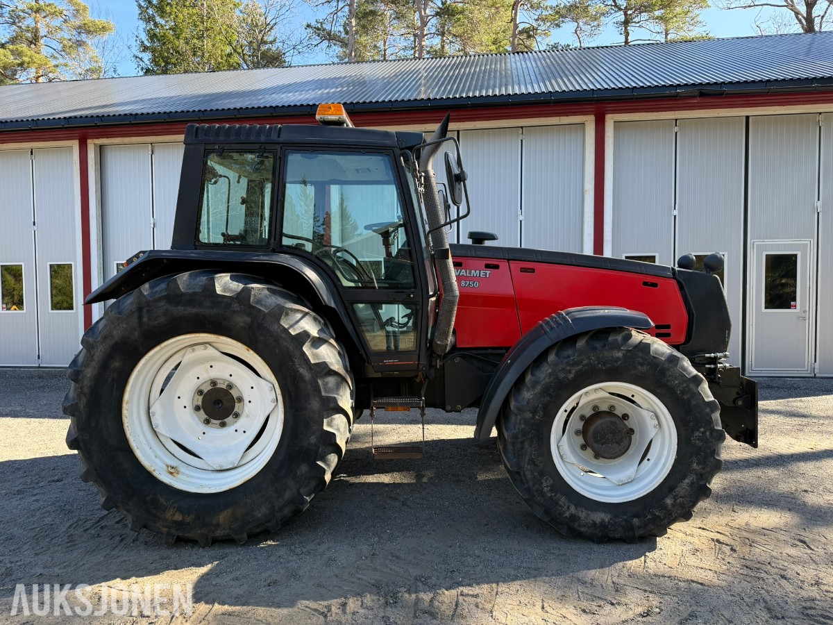 1997 Valmet 8750 Traktor 190 hk – Delta Powershift - Brøytefeste