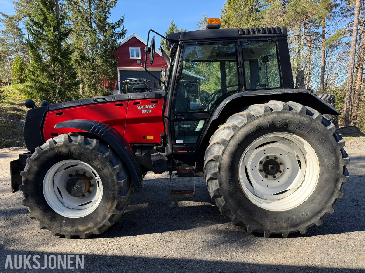 1997 Valmet 8750 Traktor 190 hk – Delta Powershift - Brøytefeste