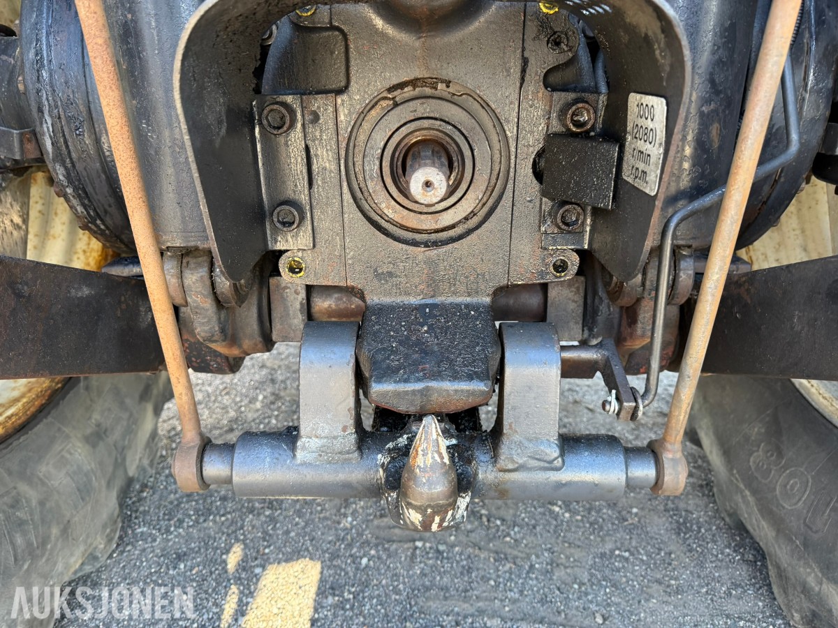 1997 Valmet 8750 Traktor 190 hk – Delta Powershift - Brøytefeste