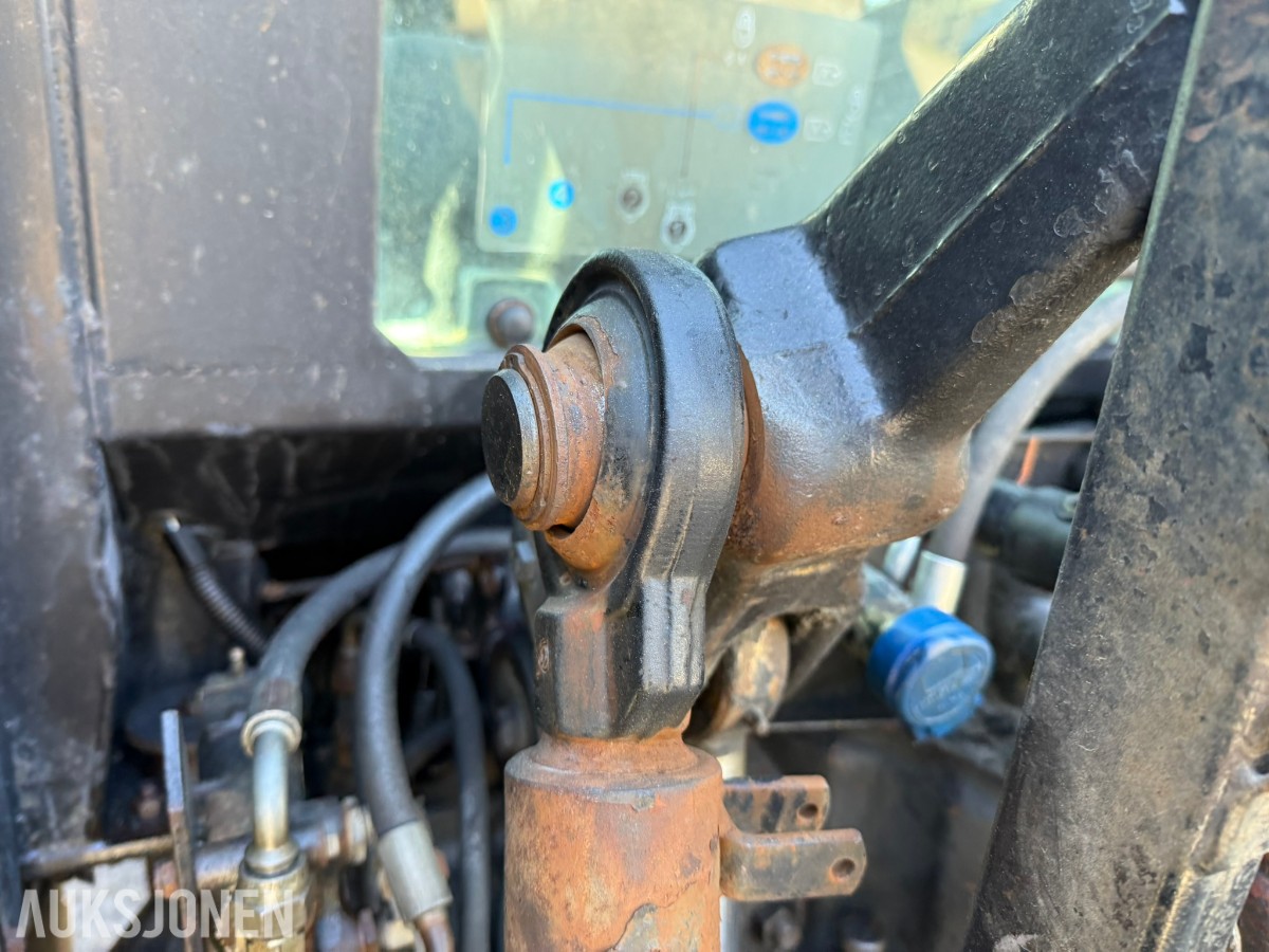 1997 Valmet 8750 Traktor 190 hk – Delta Powershift - Brøytefeste