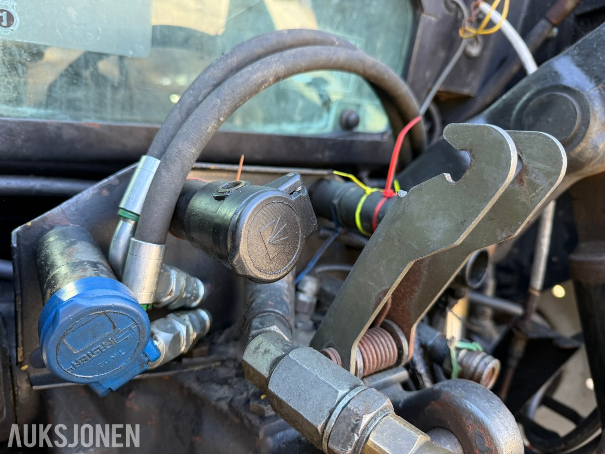 1997 Valmet 8750 Traktor 190 hk – Delta Powershift - Brøytefeste