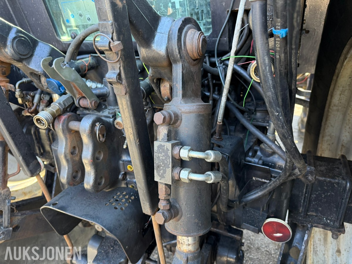 1997 Valmet 8750 Traktor 190 hk – Delta Powershift - Brøytefeste