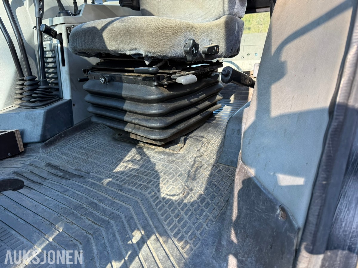 1997 Valmet 8750 Traktor 190 hk – Delta Powershift - Brøytefeste