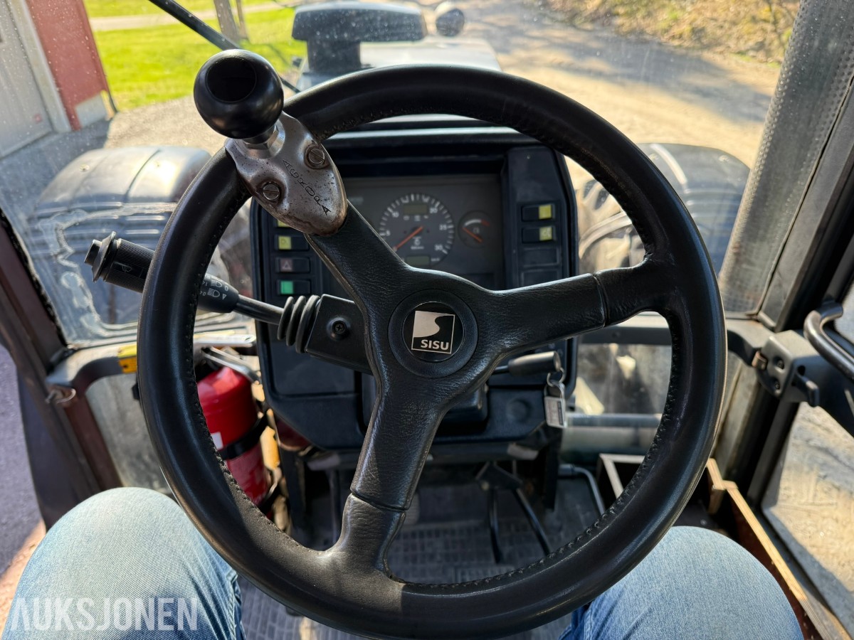 1997 Valmet 8750 Traktor 190 hk – Delta Powershift - Brøytefeste