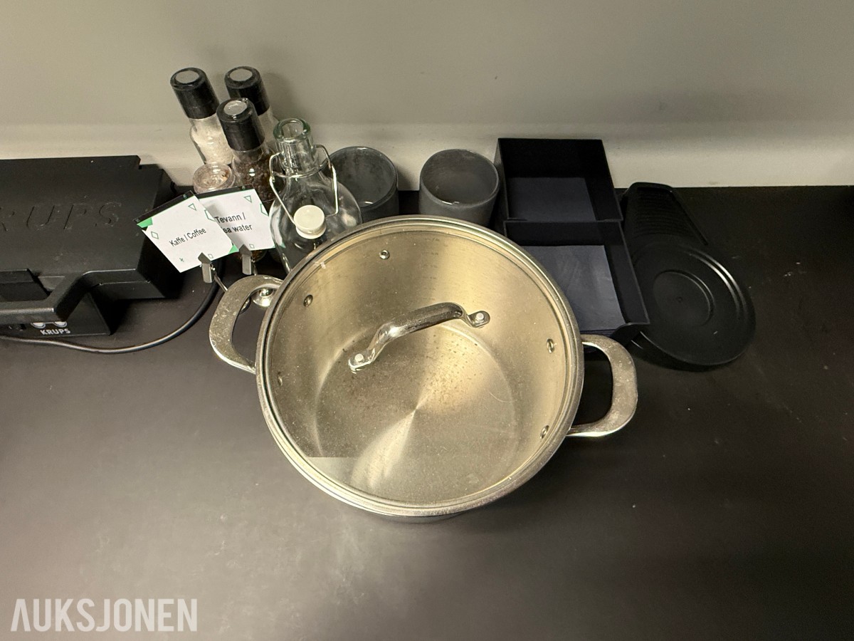 Kjøkkenutstyr, serveringsartikler og inventar