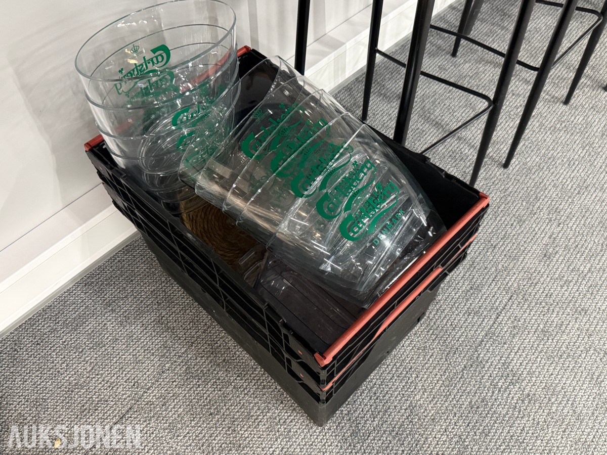 Kjøkkenutstyr, serveringsartikler og inventar