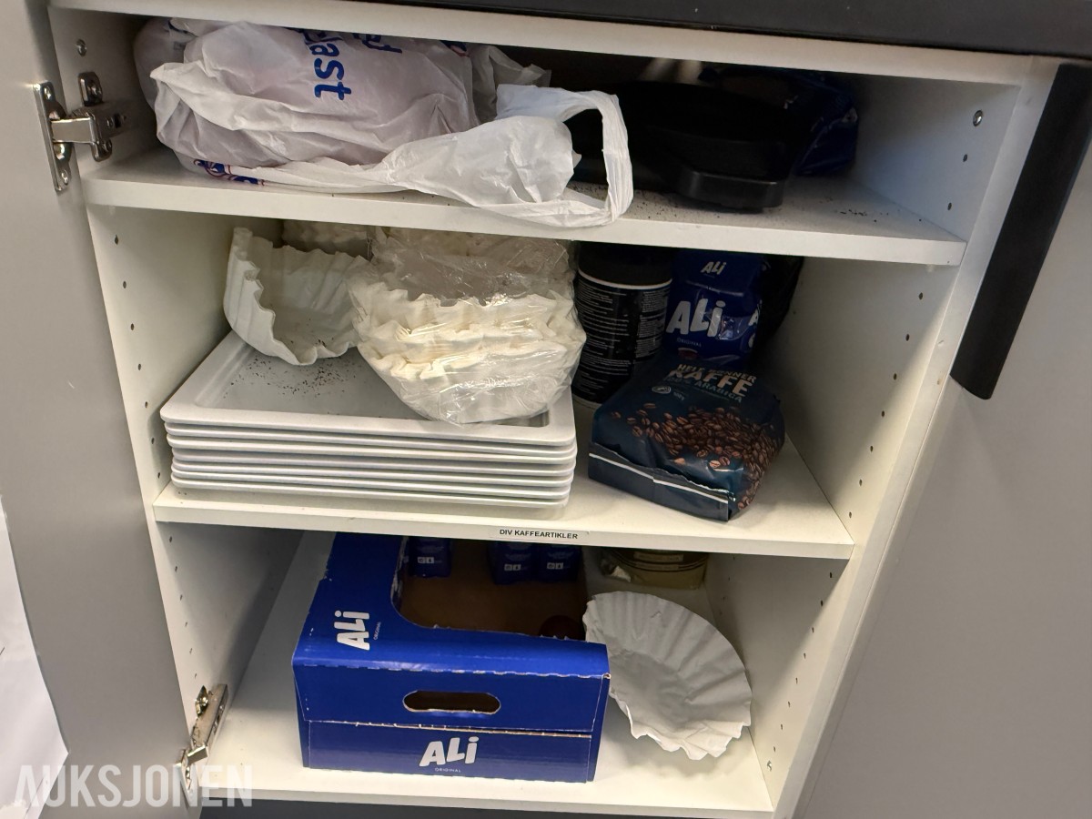 Kjøkkenutstyr, serveringsartikler og inventar
