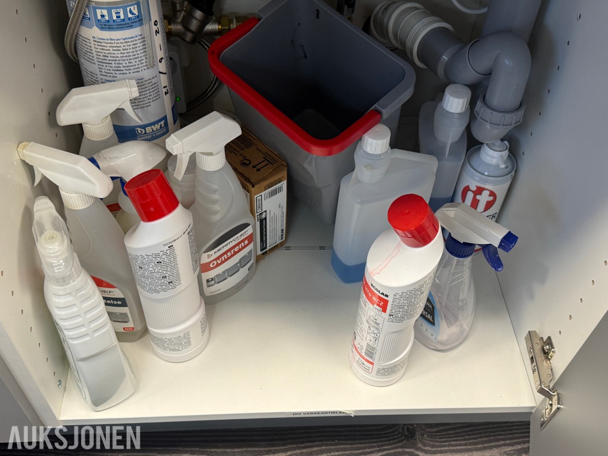 Kjøkkenutstyr, serveringsartikler og inventar