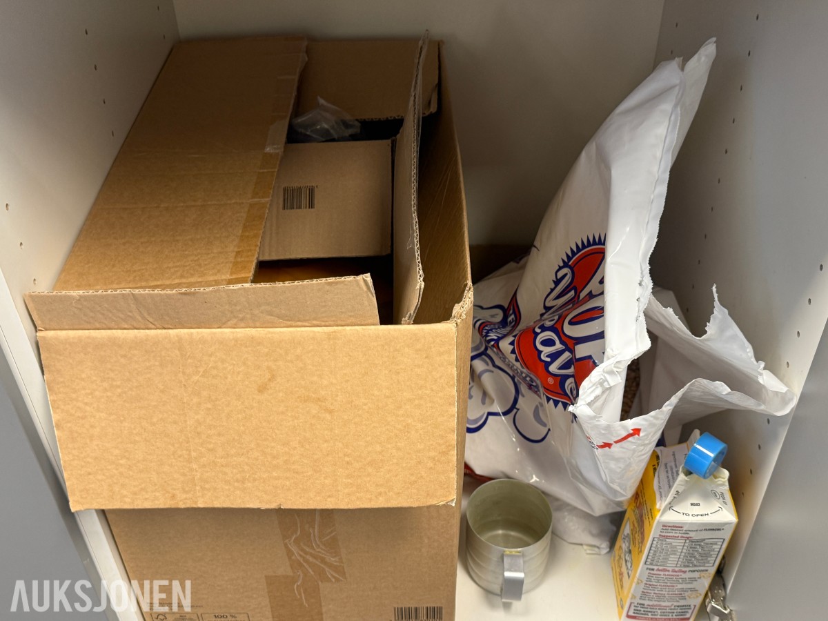 Kjøkkenutstyr, serveringsartikler og inventar