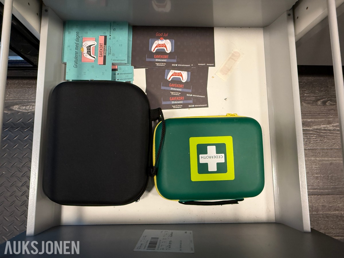 Kjøkkenutstyr, serveringsartikler og inventar