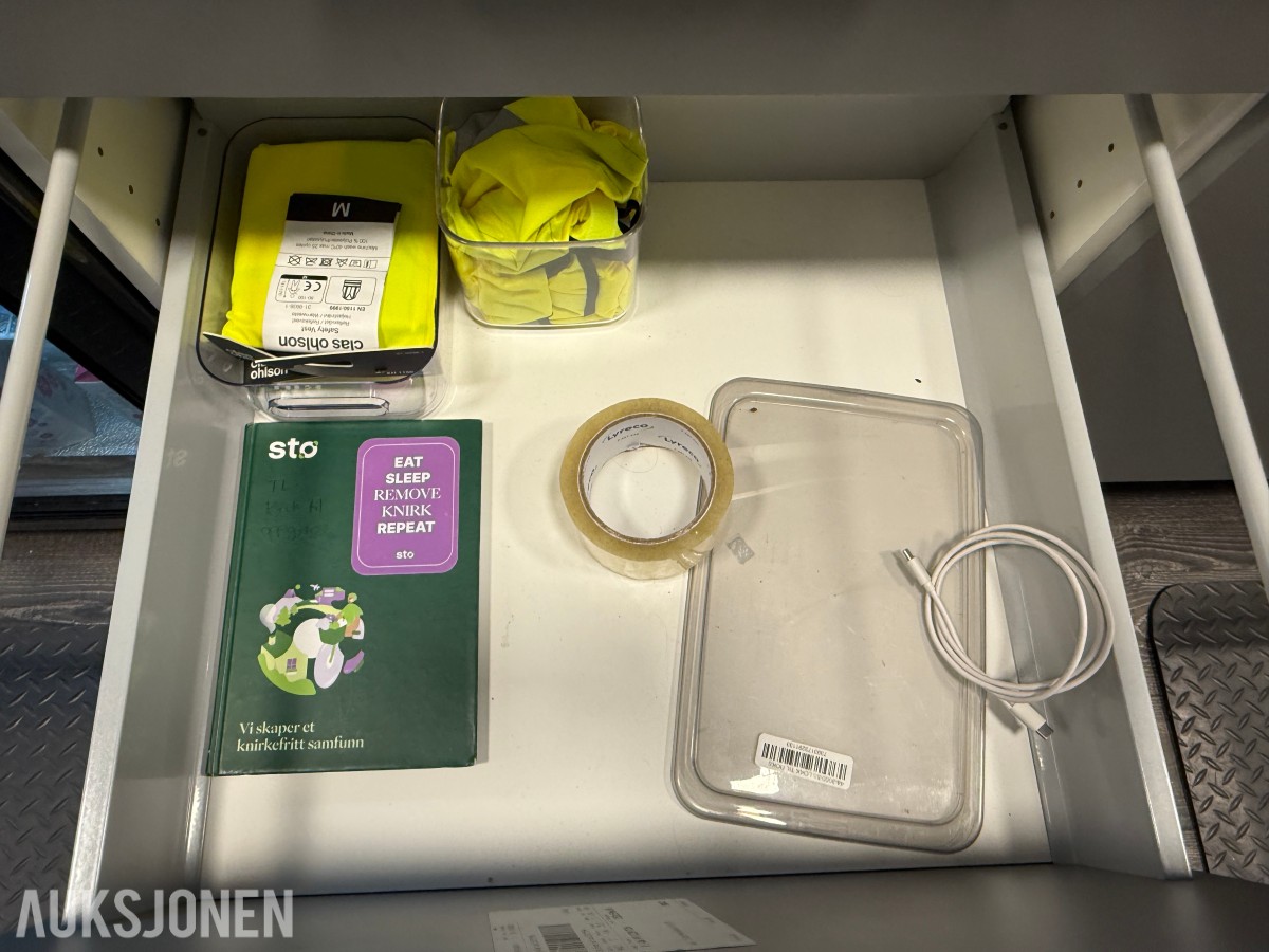 Kjøkkenutstyr, serveringsartikler og inventar