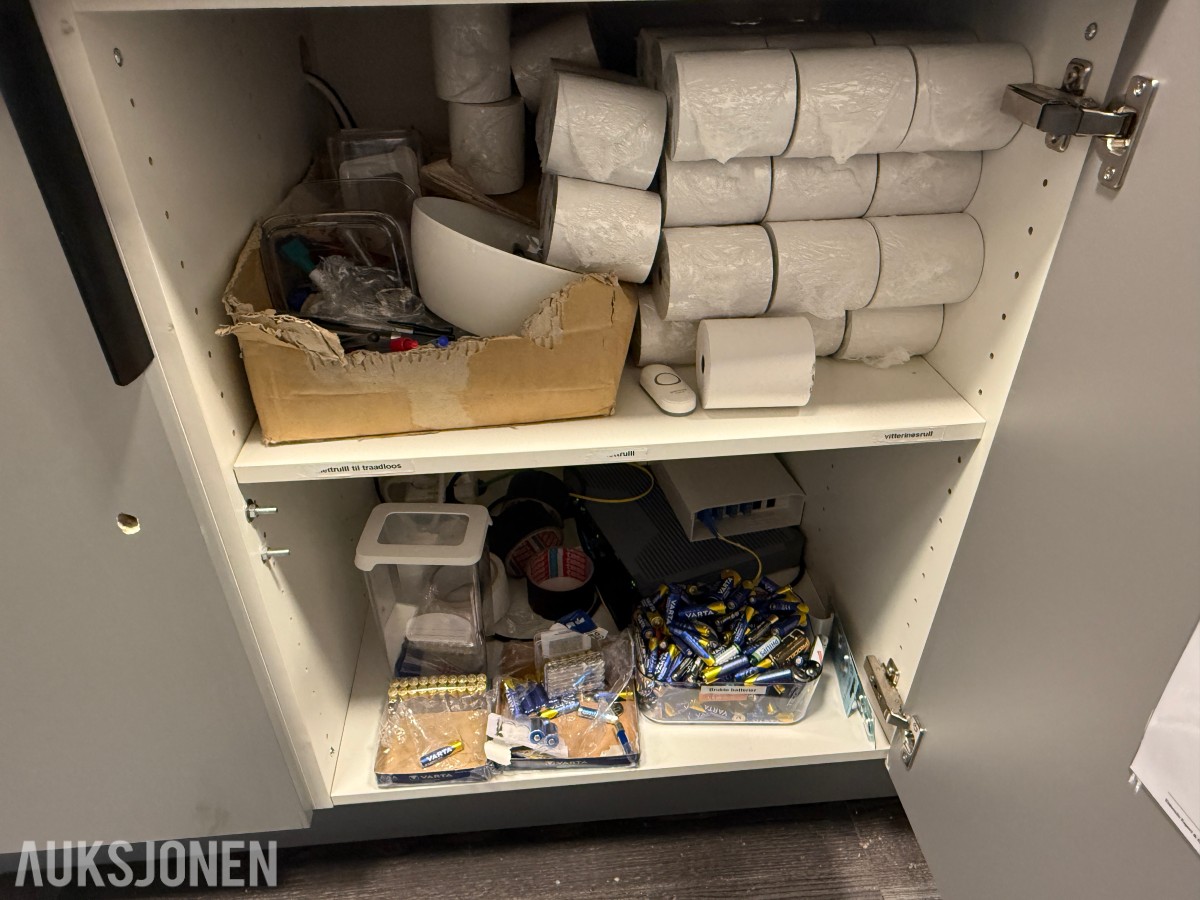 Kjøkkenutstyr, serveringsartikler og inventar