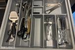 Kjøkkenutstyr, serveringsartikler og inventar