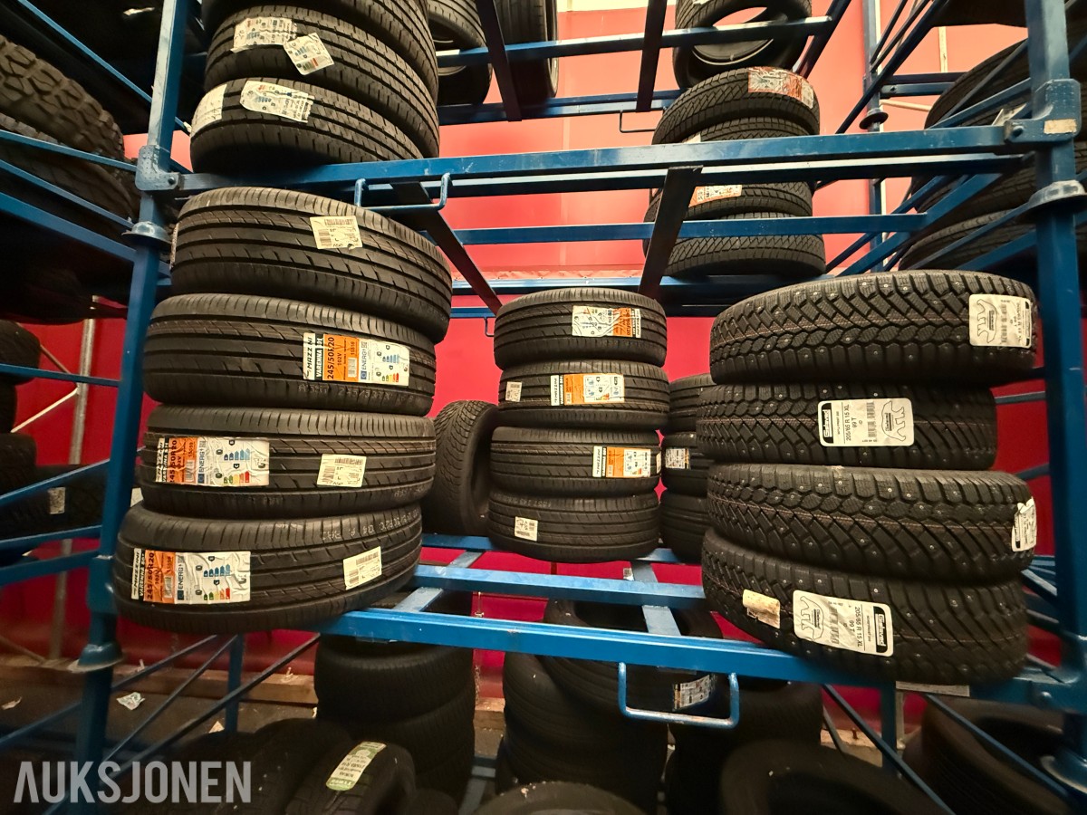 Lager av bildekk – selges samlet