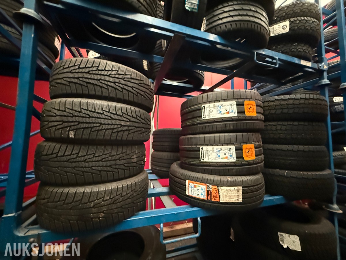 Lager av bildekk – selges samlet