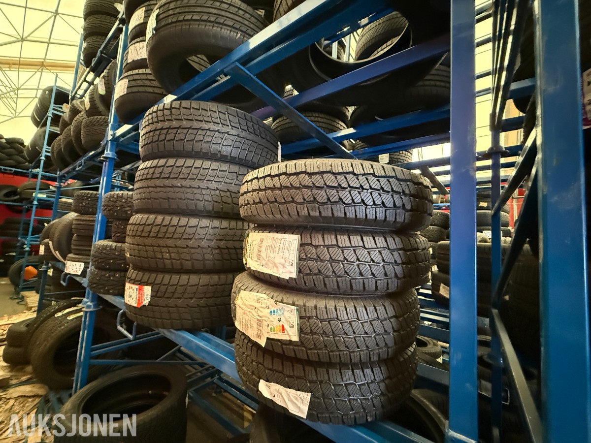 Lager av bildekk – selges samlet