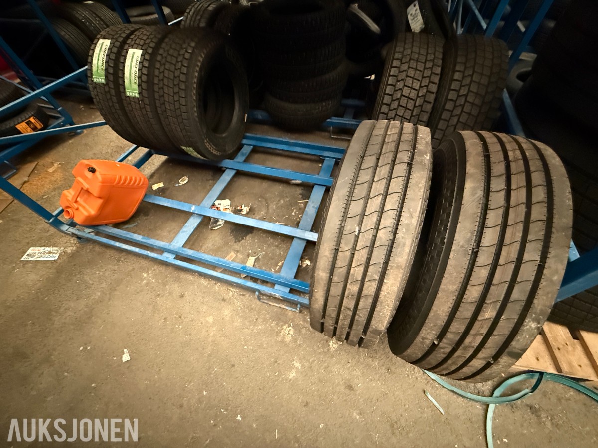 Lager av bildekk – selges samlet