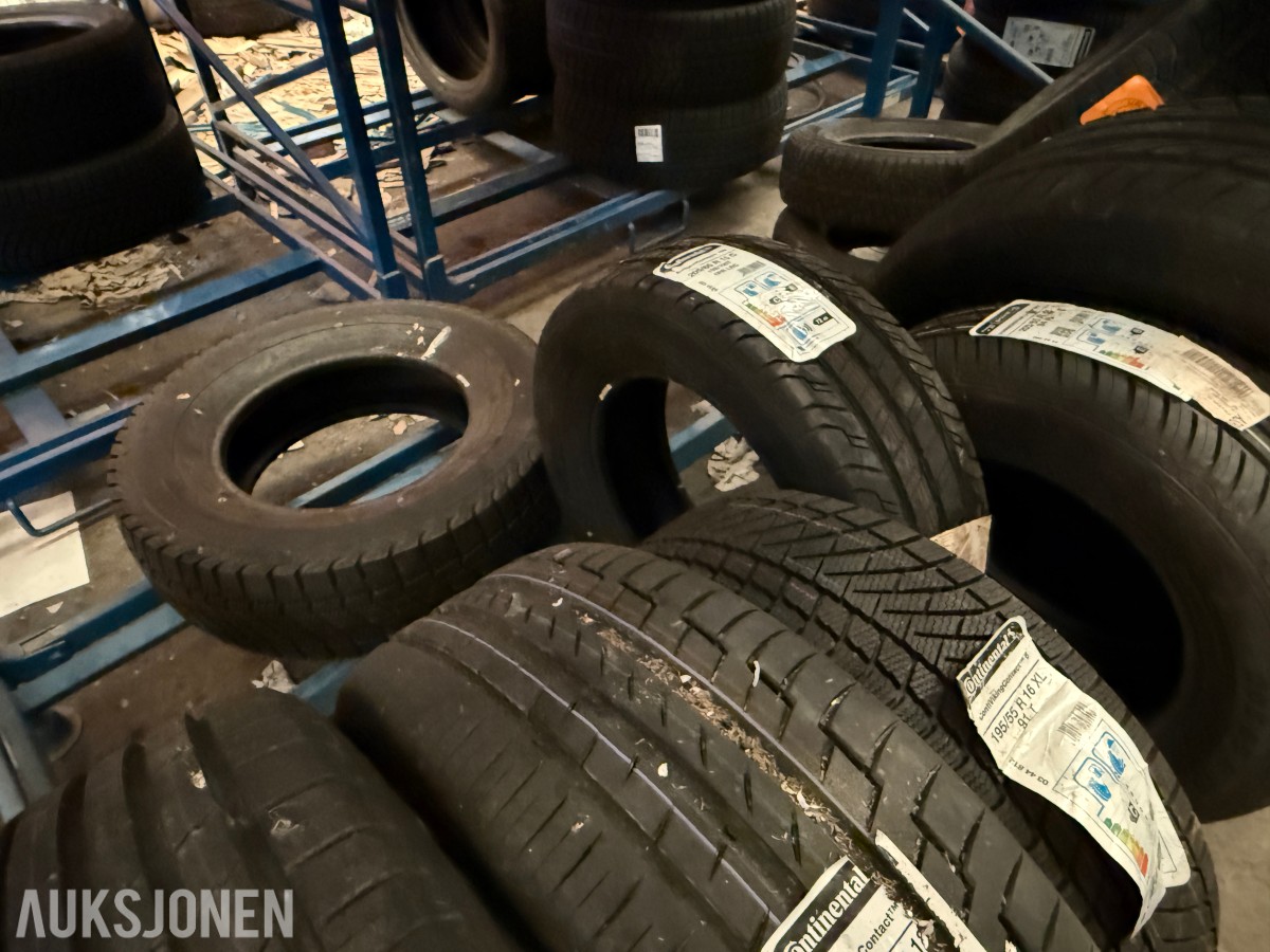 Lager av bildekk – selges samlet