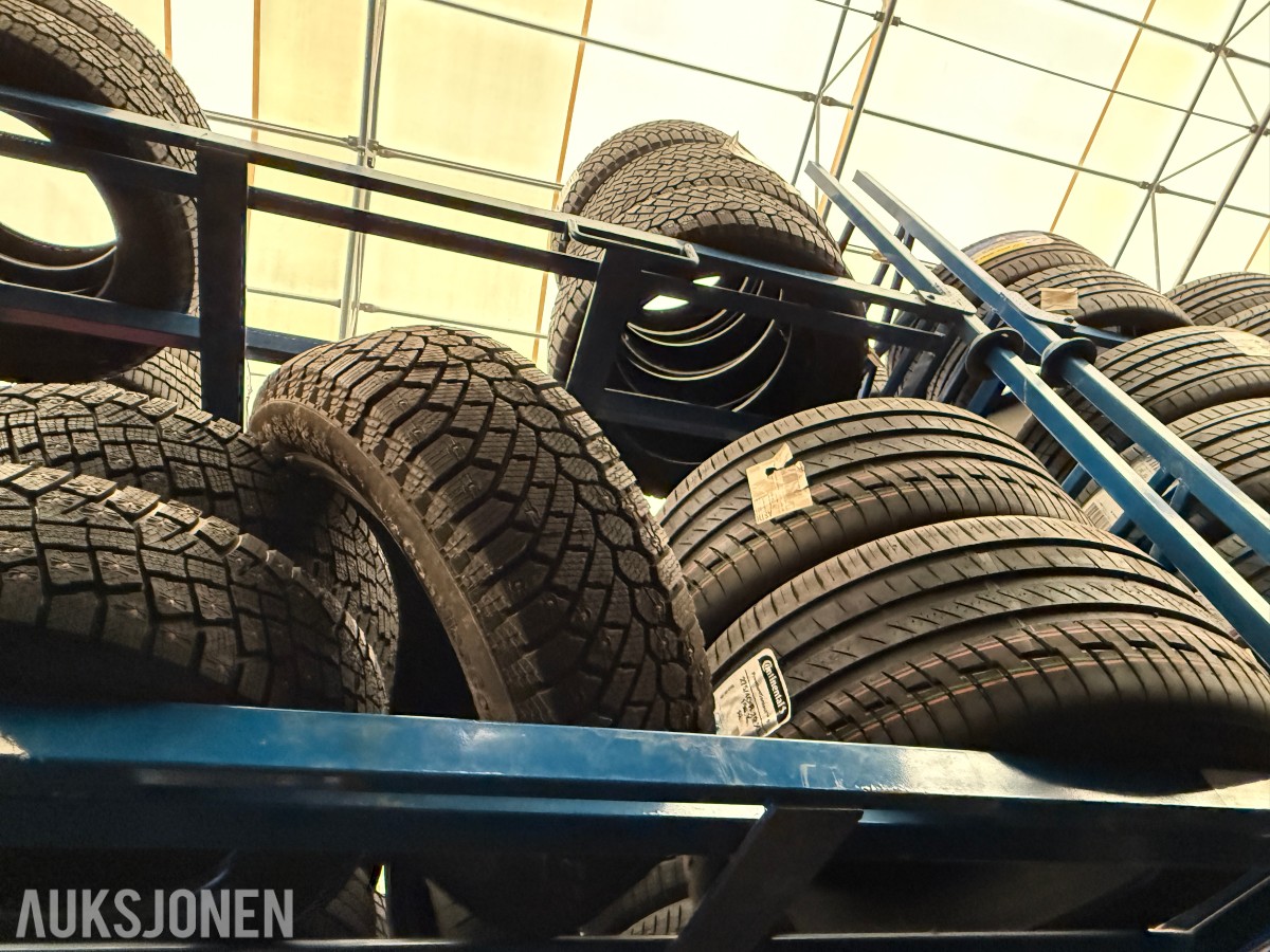 Lager av bildekk – selges samlet