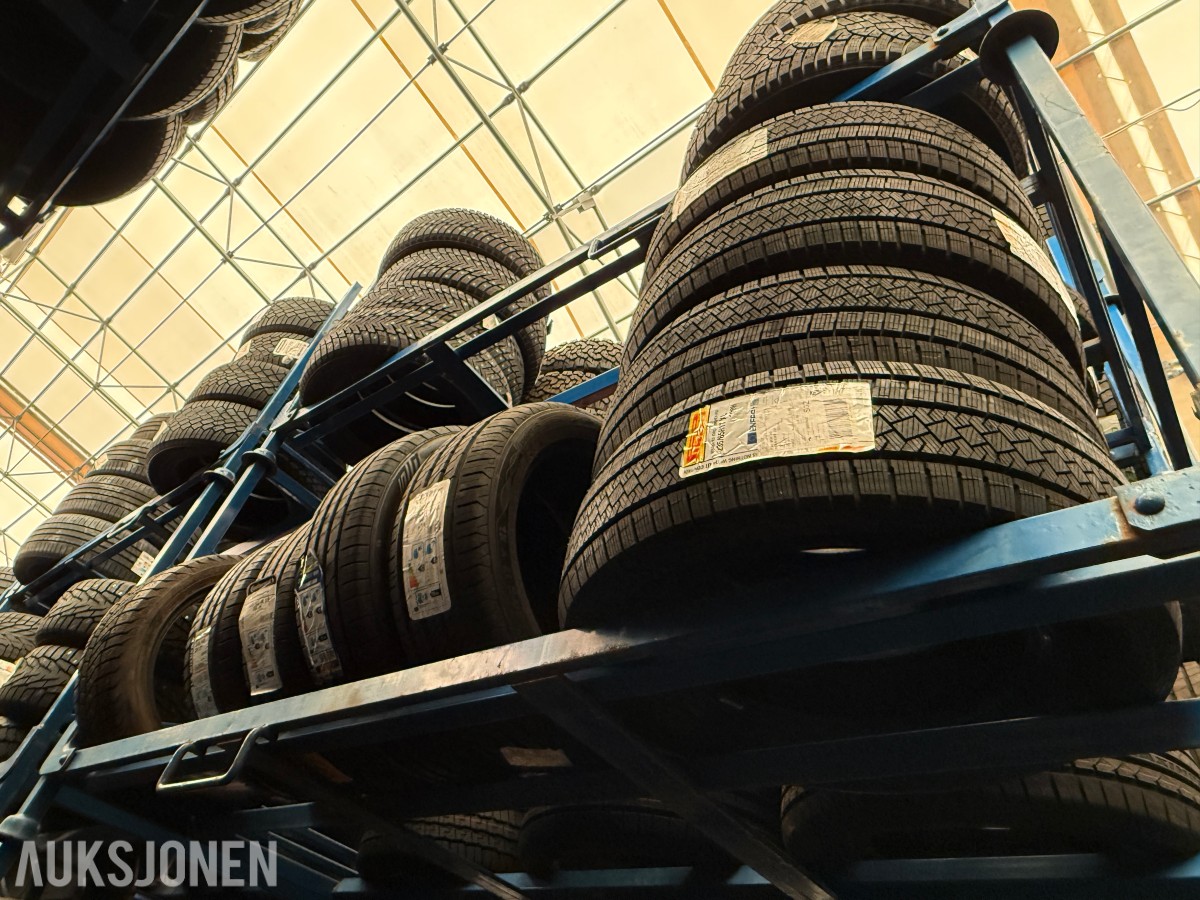 Lager av bildekk – selges samlet
