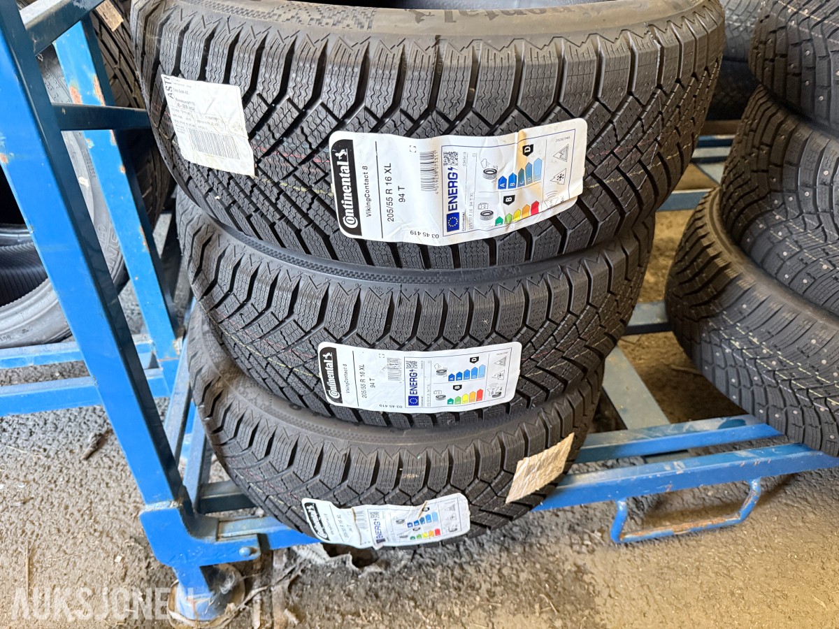 Lager av bildekk – selges samlet
