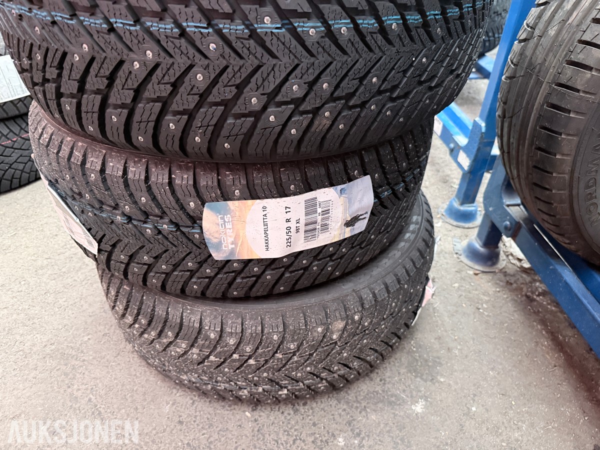 Lager av bildekk – selges samlet