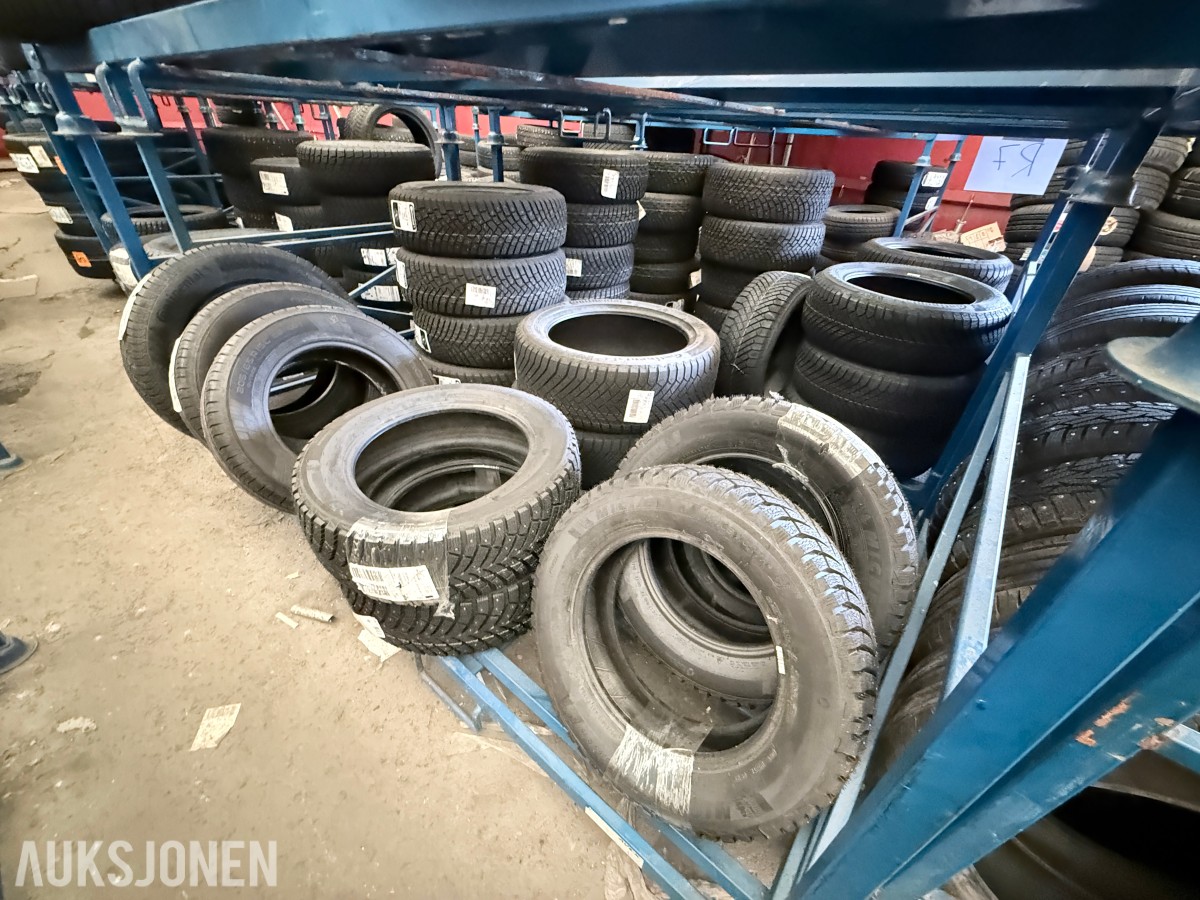 Lager av bildekk – selges samlet