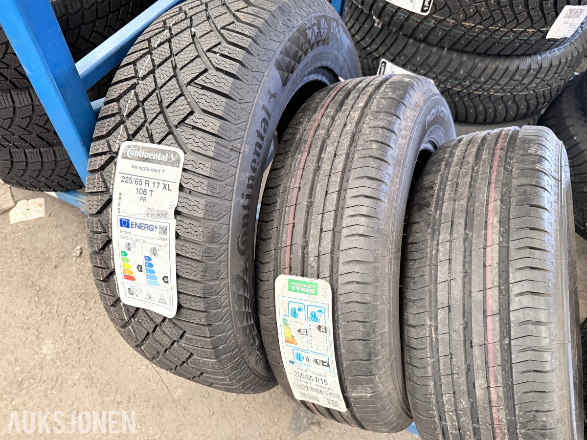 Lager av bildekk – selges samlet