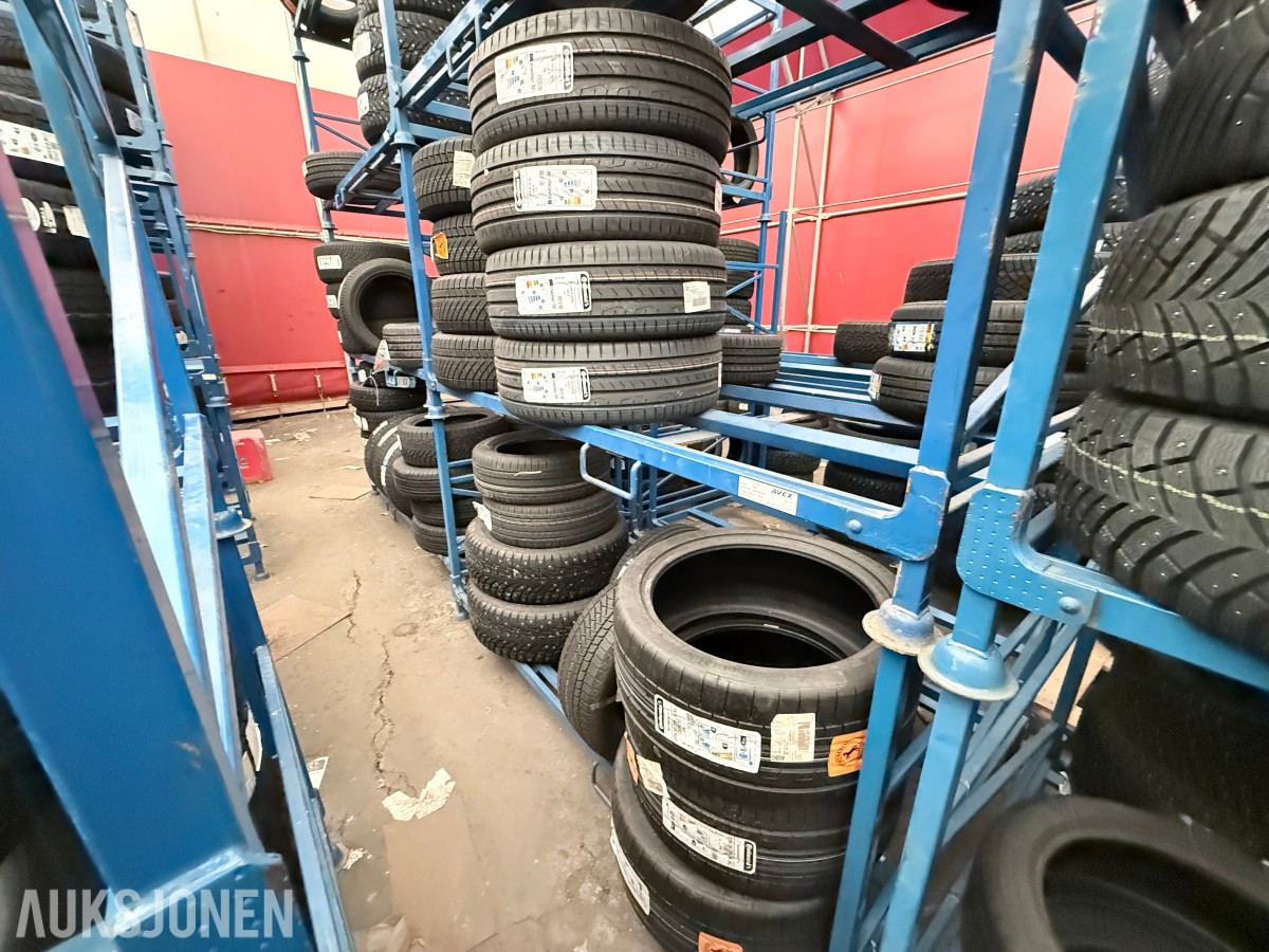 Lager av bildekk – selges samlet