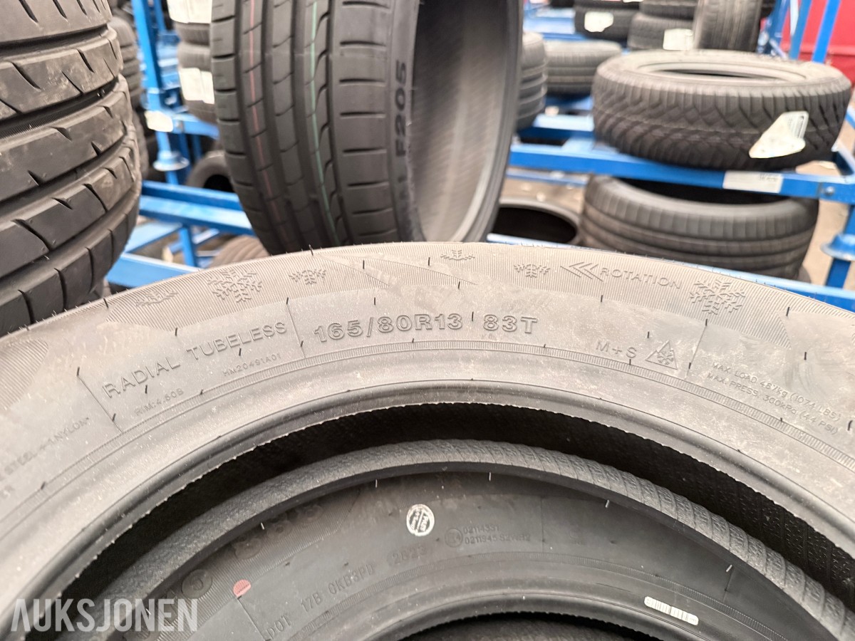 Lager av bildekk – selges samlet