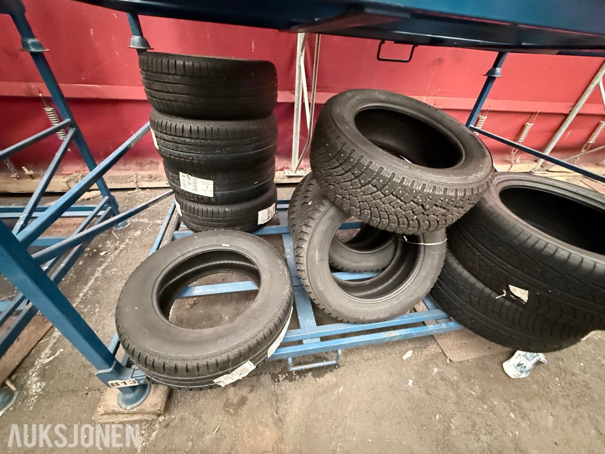Lager av bildekk – selges samlet