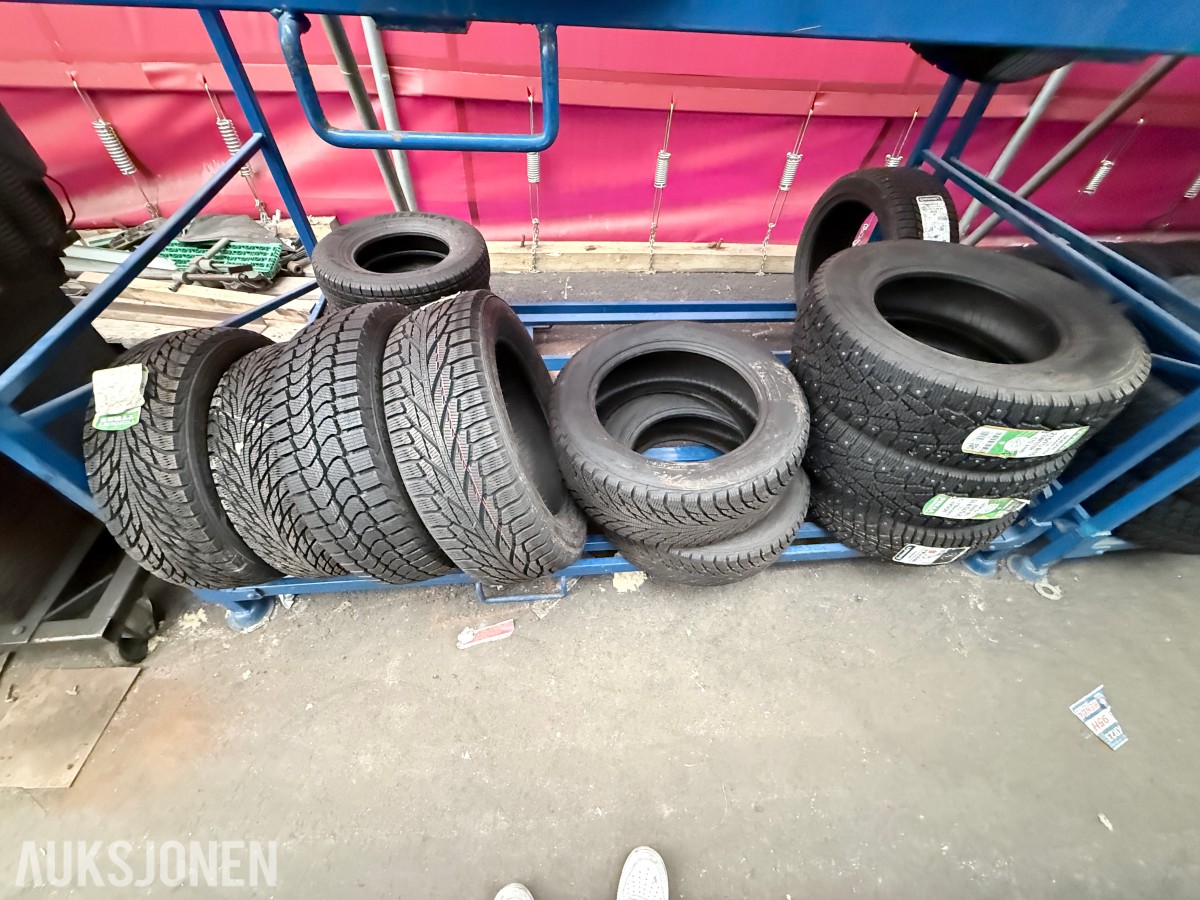 Lager av bildekk – selges samlet