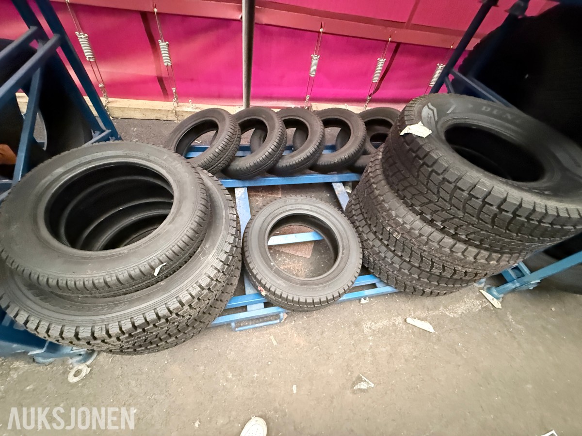Lager av bildekk – selges samlet