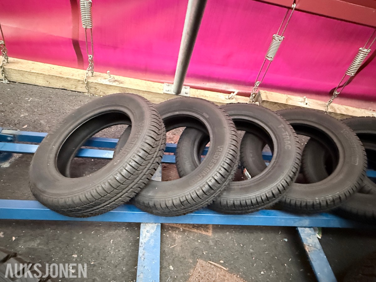 Lager av bildekk – selges samlet