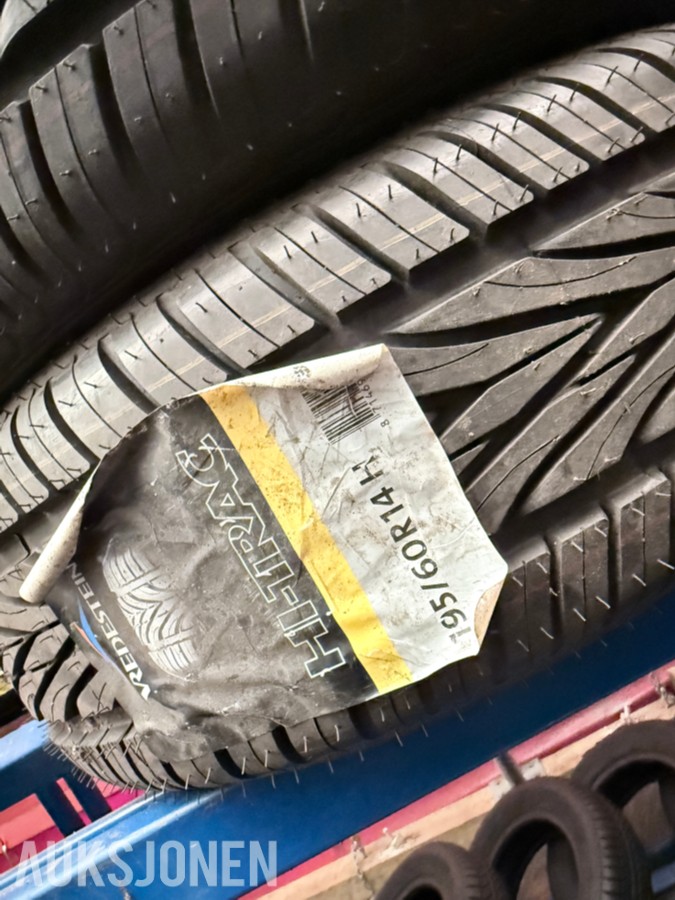 Lager av bildekk – selges samlet