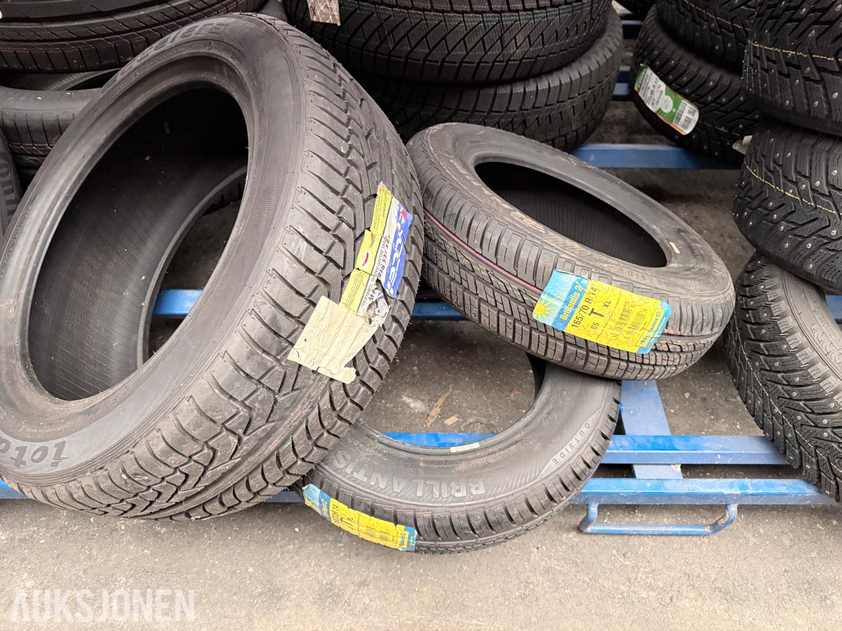Lager av bildekk – selges samlet