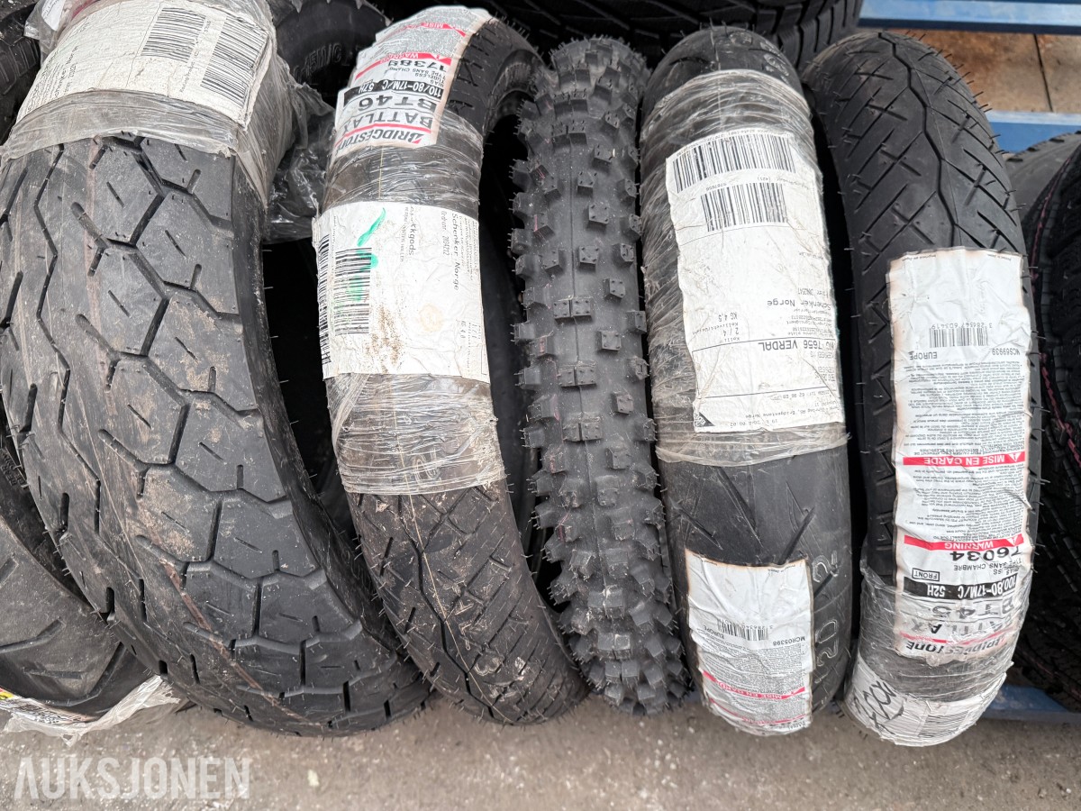 Lager av bildekk – selges samlet