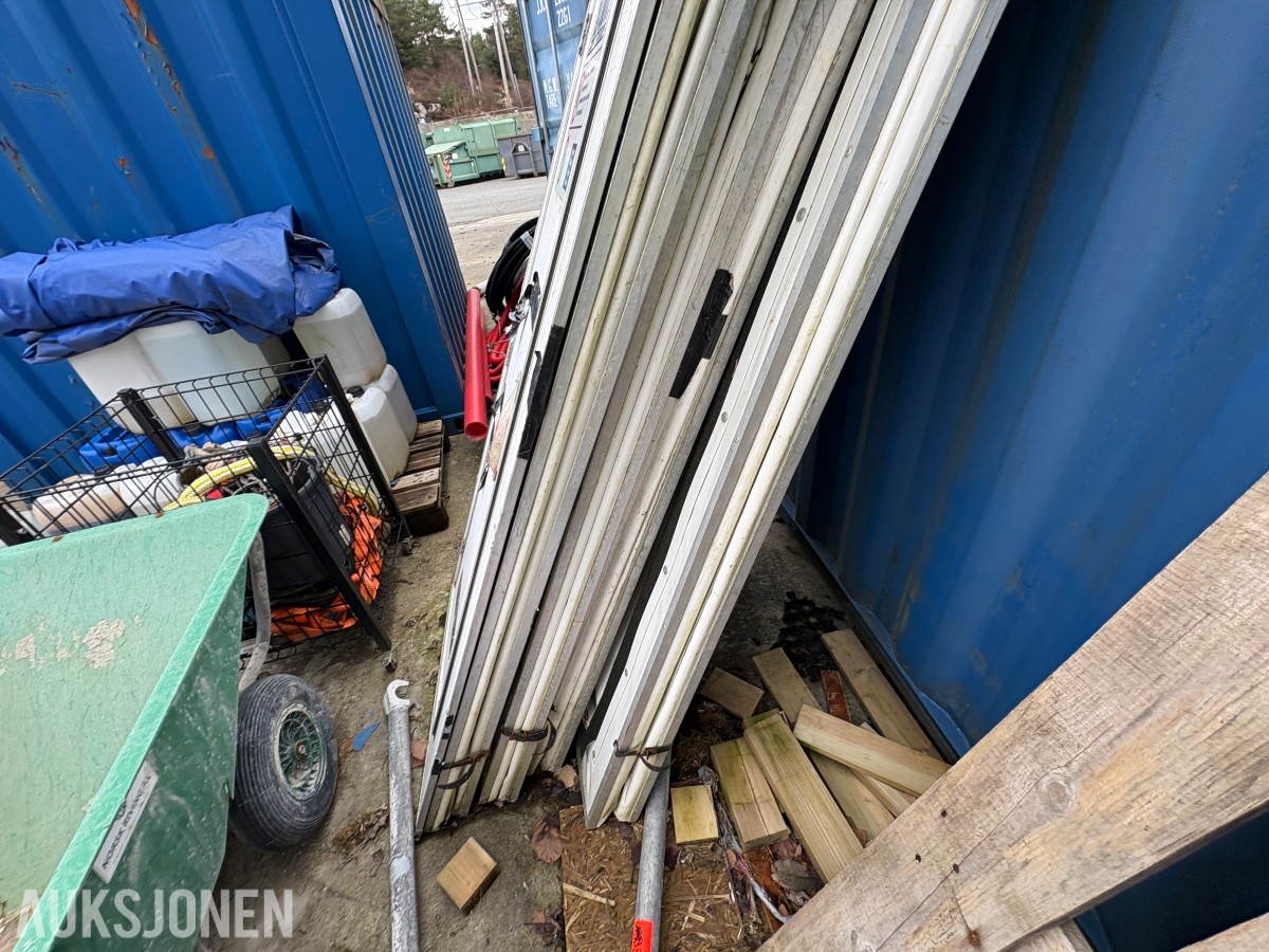 2014 20 fots container med omfattende saneringsutstyr – selges samlet
