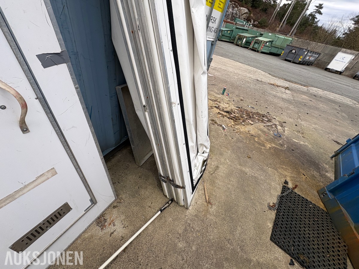 2014 20 fots container med omfattende saneringsutstyr – selges samlet