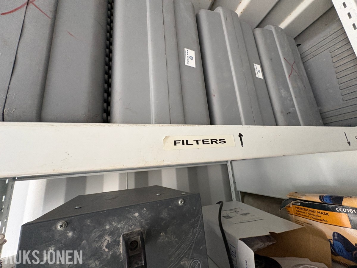 2014 20 fots container med omfattende saneringsutstyr – selges samlet