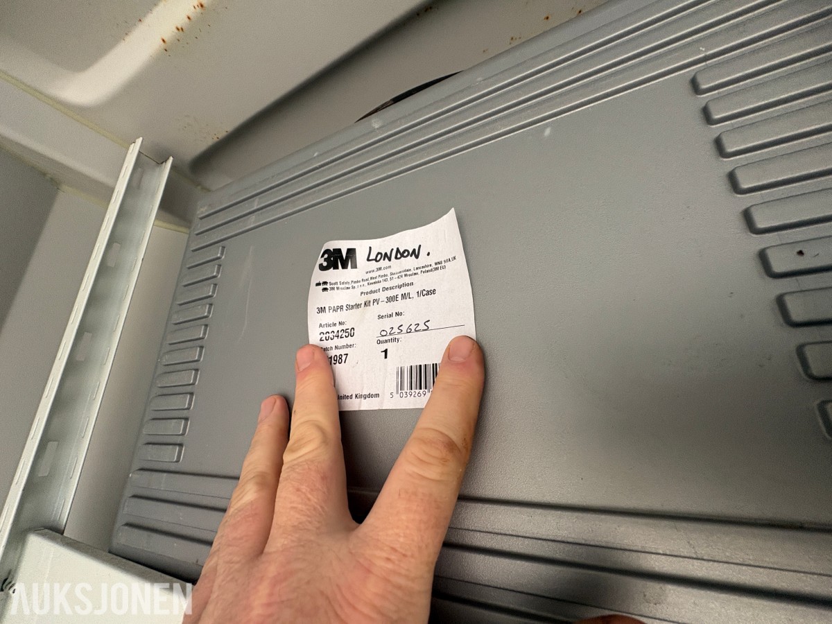 2014 20 fots container med omfattende saneringsutstyr – selges samlet