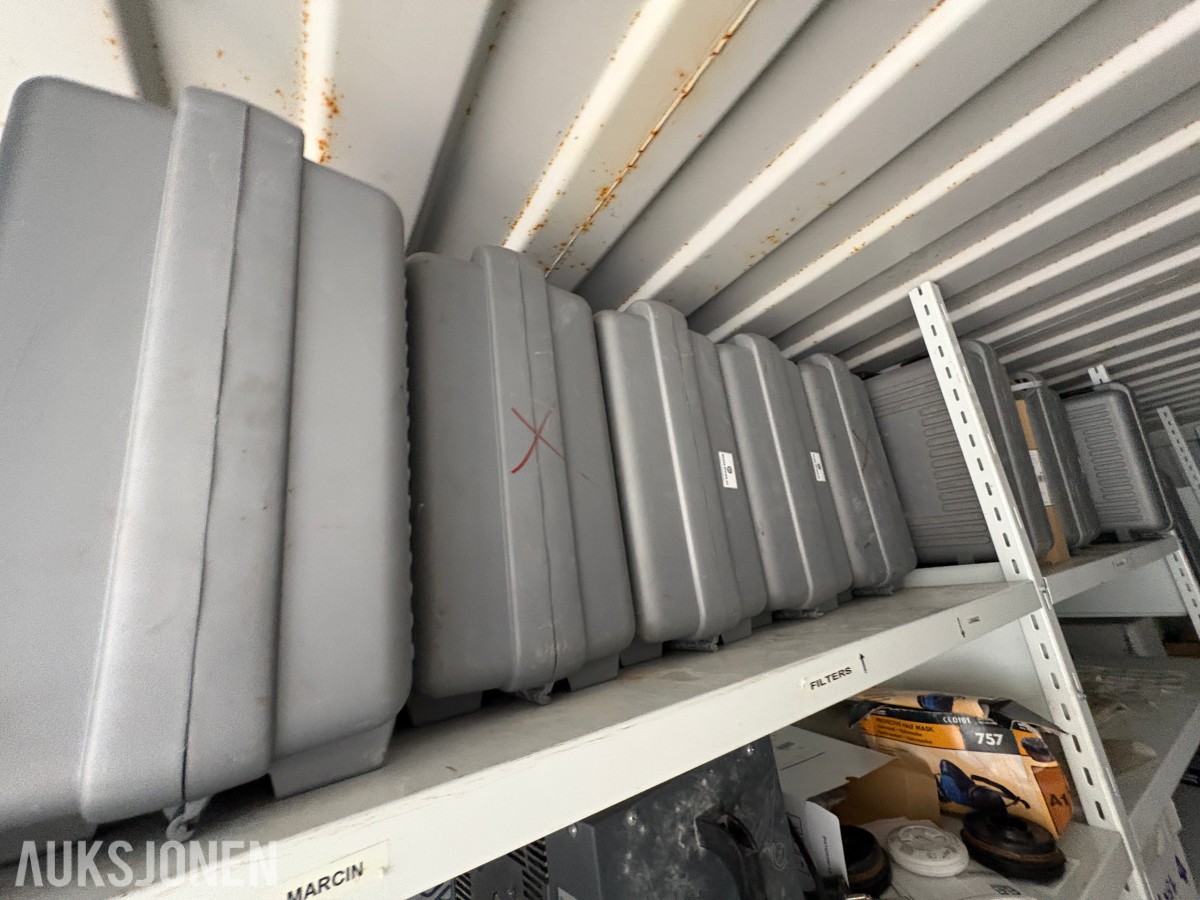2014 20 fots container med omfattende saneringsutstyr – selges samlet