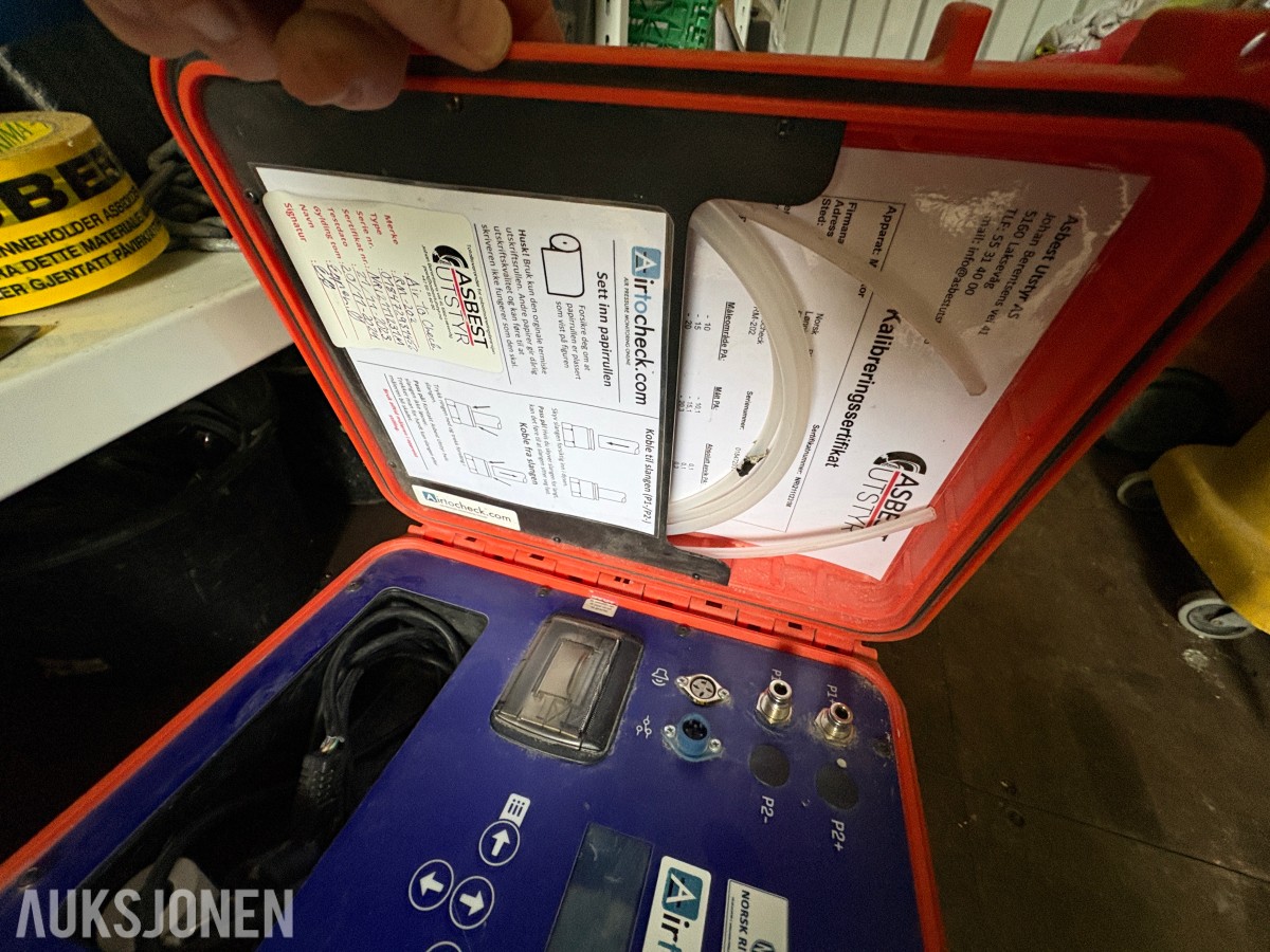 2014 20 fots container med omfattende saneringsutstyr – selges samlet